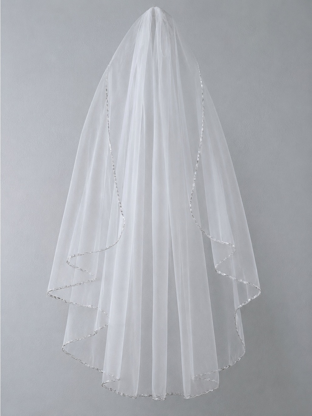 Elegant finger-tip Bridal Veil with Beaded Edge